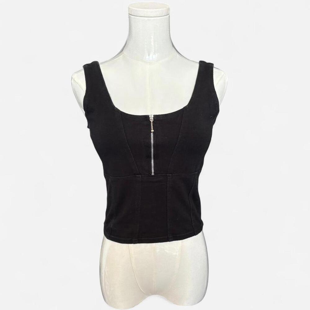 Black zip up corset top with zipper detail #goth‎ #grunge